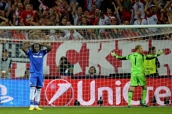 Romelu Lukaku of Chelsea reacts after missing his penalty as Manuel Neuer of Bayern Munich celebrates during the UEFA Super Cup between Bayern Muenchen and Chelsea at Stadion Eden on August 30, 2013 in Prague, Czech Republic. (Getty Images)